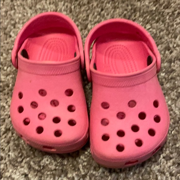 bright pink crocs
